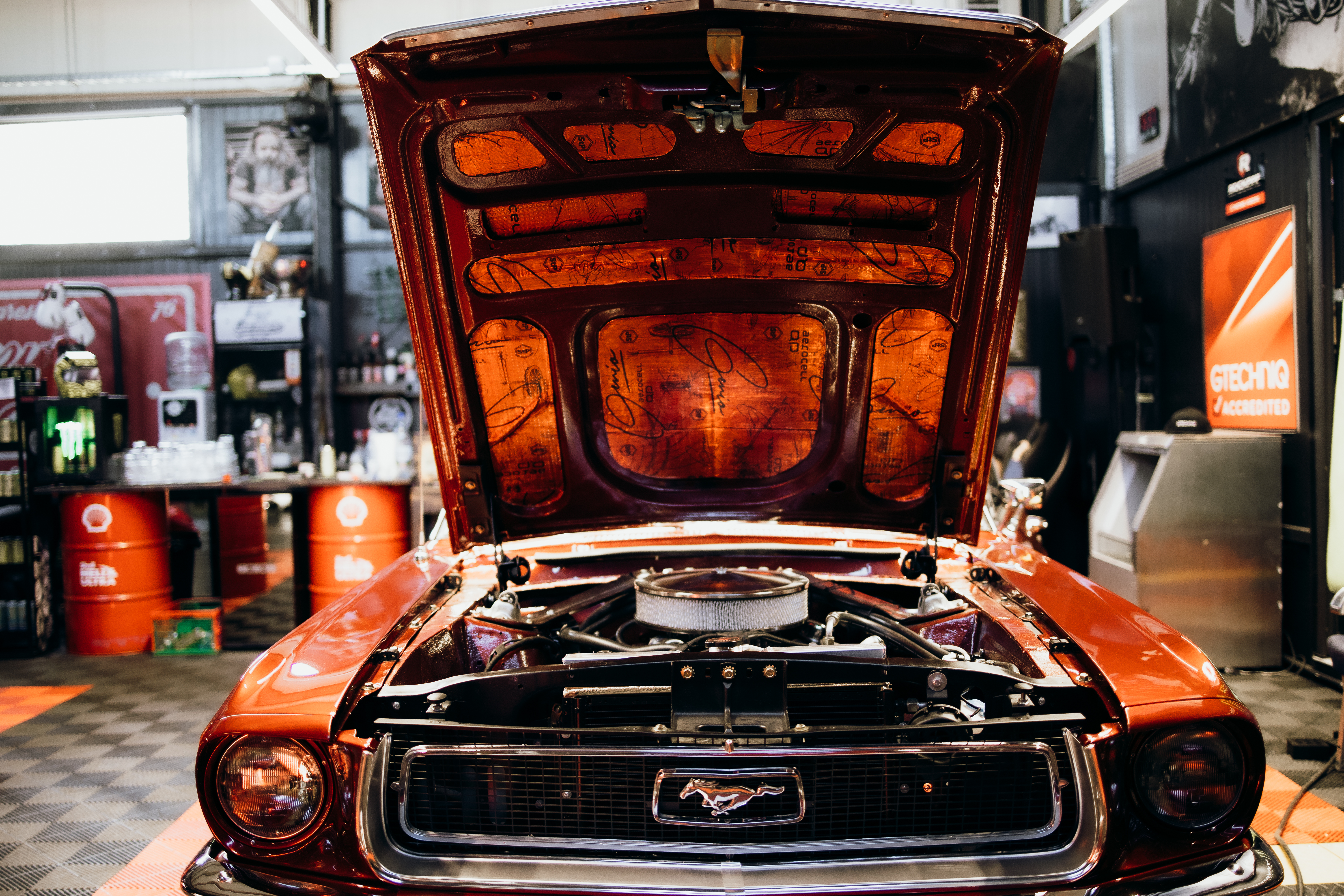 Mustang Hardtop — detalii motor